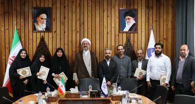 ماهواره مکعبی دانشجویان مهندسی دانشگاه قم به مرحله ساخت میرود/ تجلیل از اعضای تیم ماهواره مکعبی رستا در دانشگاه قم